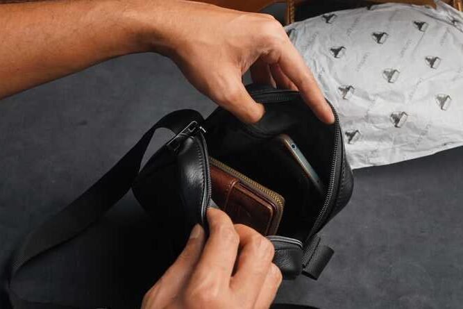 Leath'Art Crossbody Leather Fashionn Bag for Men